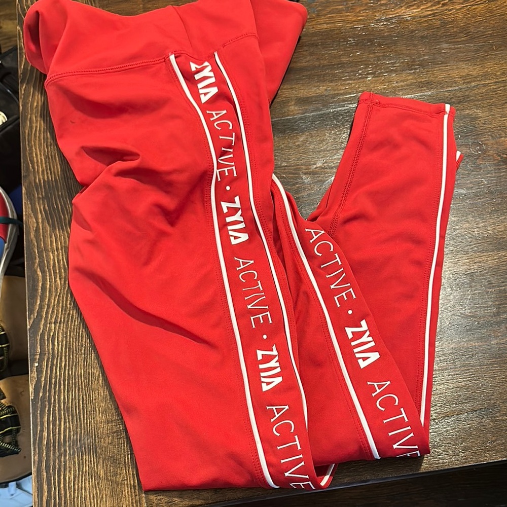 2XU Bold Red Activewear Leggings